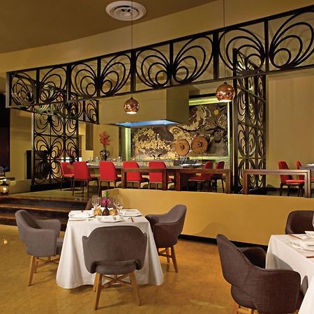 Breathless Punta Cana Resort & Spa (Adults Only) ภายนอก รูปภาพ The restaurant at the hotel