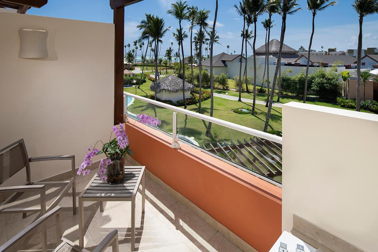 Breathless Punta Cana Resort & Spa (Adults Only) ภายนอก รูปภาพ A balcony