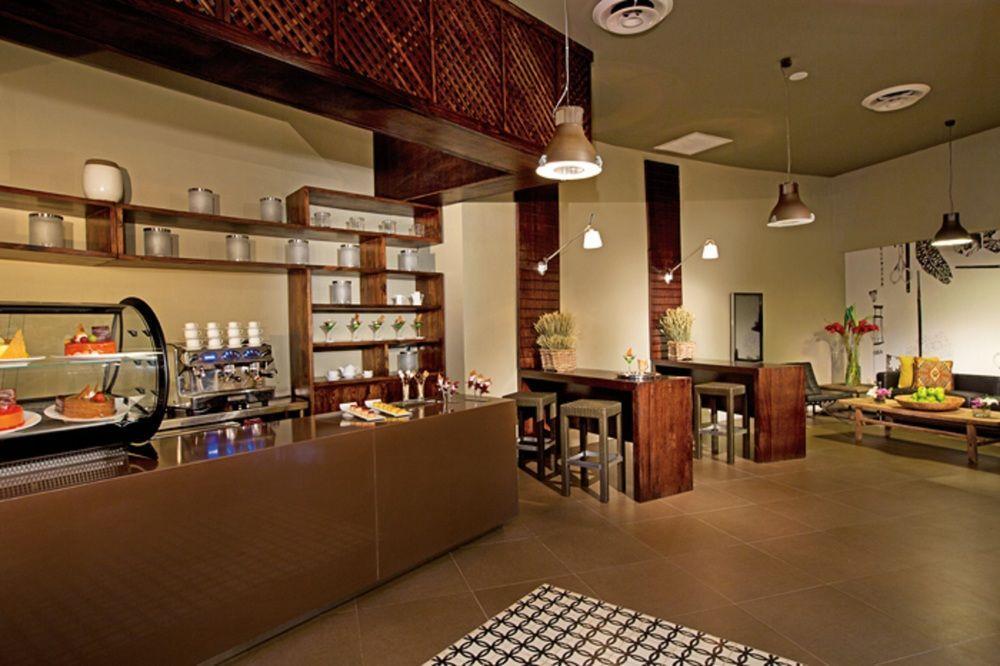 Breathless Punta Cana Resort & Spa (Adults Only) ภายนอก รูปภาพ The interior of the coffee shop