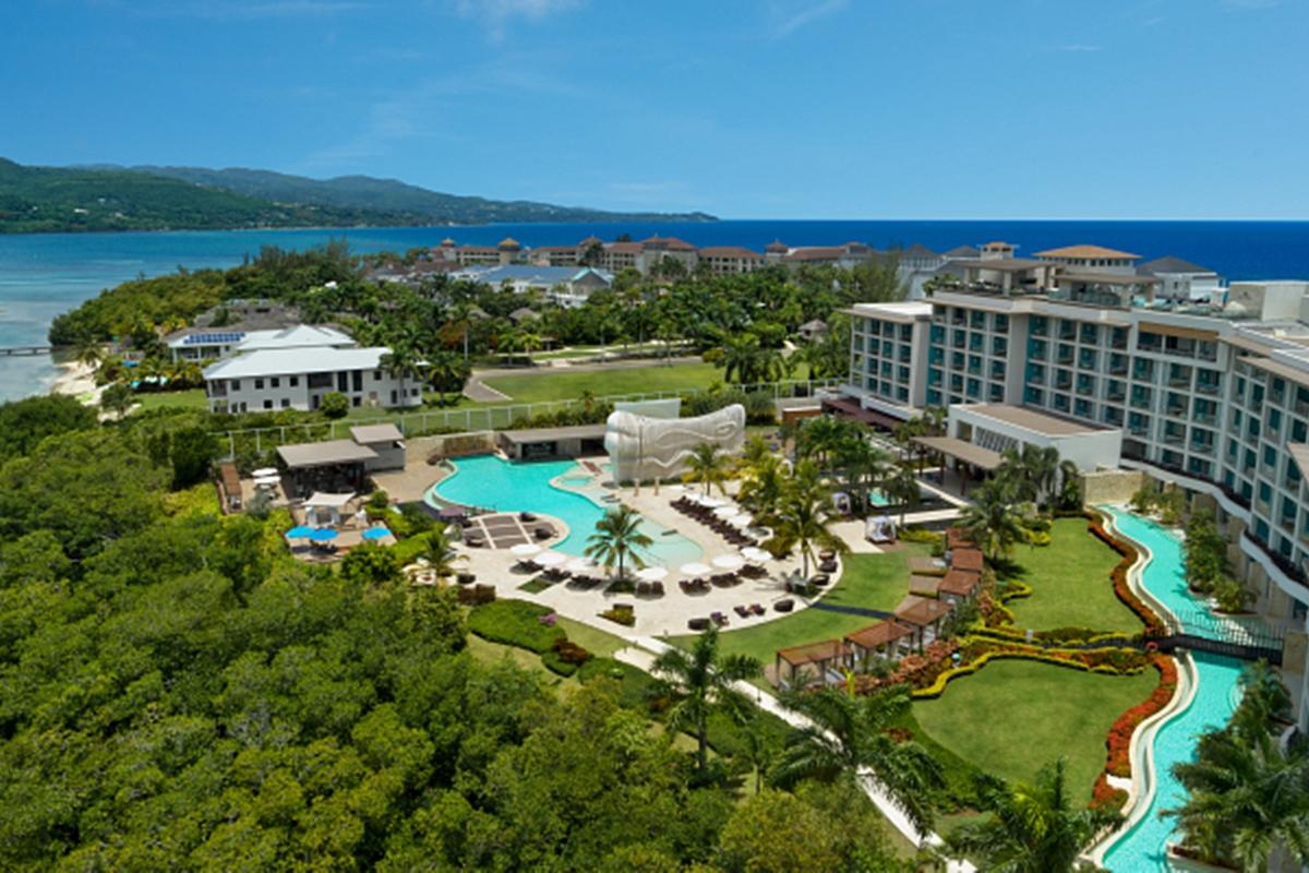 Breathless Punta Cana Resort & Spa (Adults Only) ภายนอก รูปภาพ Aerial view of Sandals South Coast