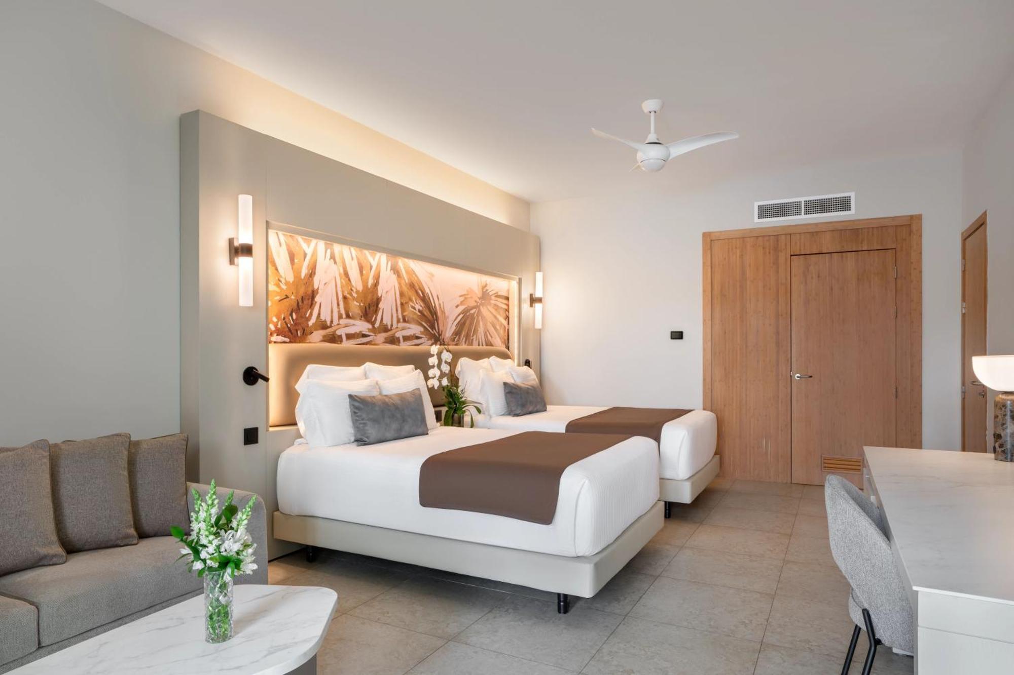 Breathless Punta Cana Resort & Spa (Adults Only) ภายนอก รูปภาพ Deluxe Room