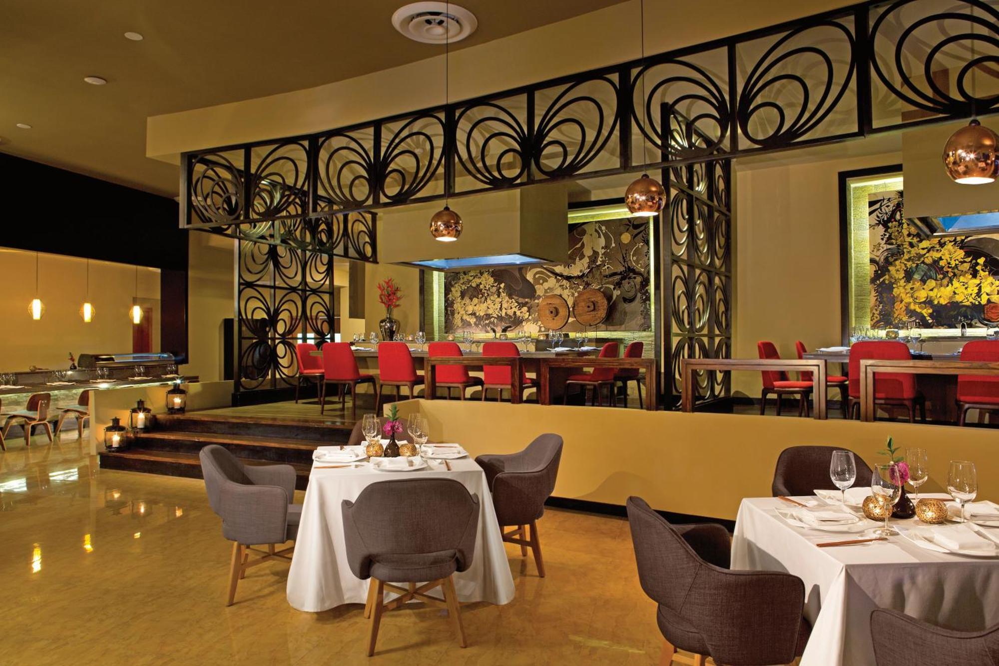 Breathless Punta Cana Resort & Spa (Adults Only) ภายนอก รูปภาพ The restaurant at the hotel