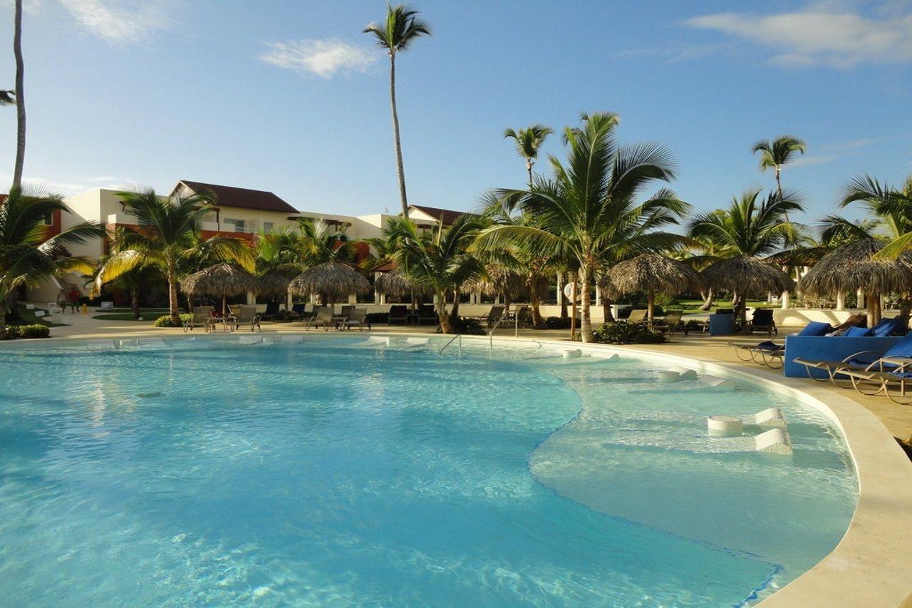 Breathless Punta Cana Resort & Spa (Adults Only) ภายนอก รูปภาพ Pool at Iberostar Grand Hotel Bávaro